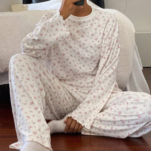 Grey Casual Women's Ditsy Floral Loose & Comfortable Pajama Set - Picture 5 of 7